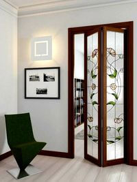 Двери гармошка с витражным декором Шахты