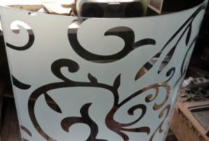 Стекло радиусное с пескоструйным рисунком для радиусных дверей Шахты